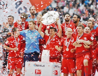 Играчи и ръководство изпращат Гуардиола подобаващо