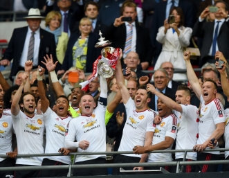 Манчестър Юнайтед триумфира с FA Cup