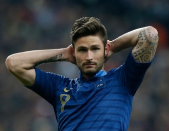 Жиру освиркан от феновете на Франция