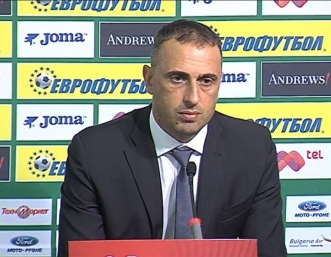 Дания се смили над националите и вкара само 4