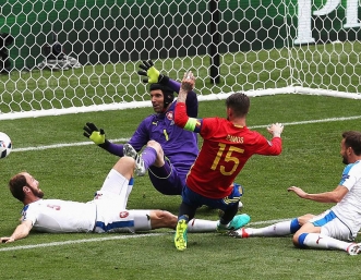 Испания бе кръгла нула срещу Чехия, но все пак спечели