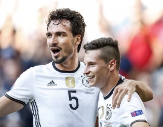 Германия сгази Словакия за място на четвъртфинал