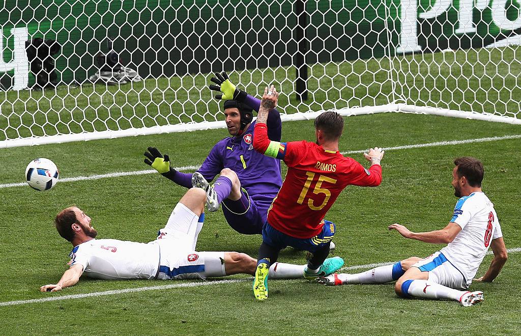 Испания бе кръгла нула срещу Чехия, но все пак спечели