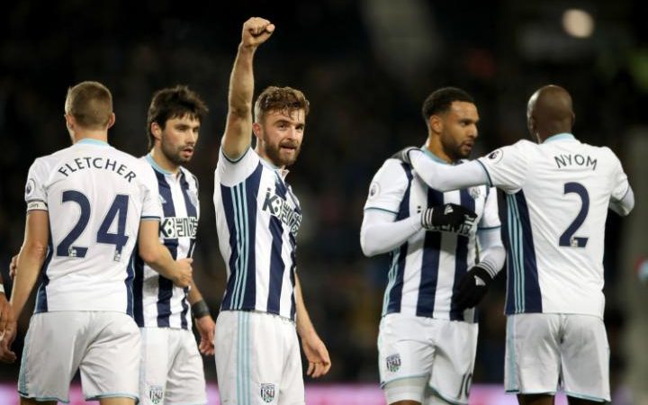 Уест Бромич разби Бърнли