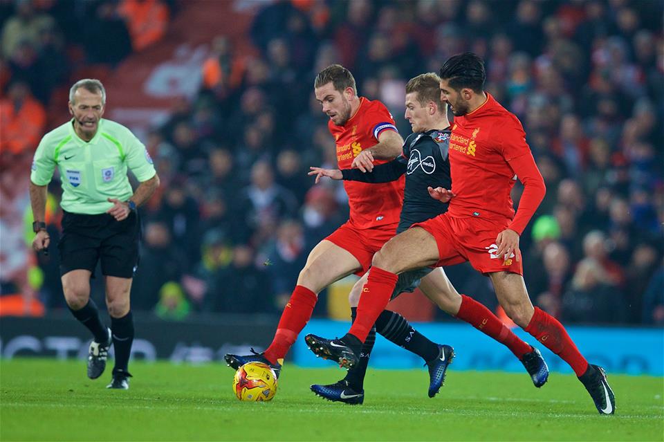 Ливърпул продължава стремглавото спускане на долу