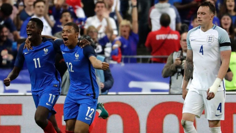 Франция се наложи над Англия след голов трилър