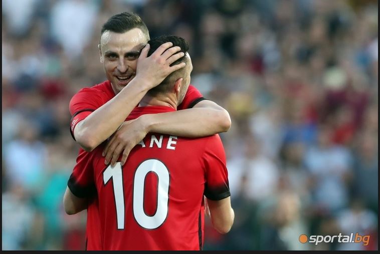 Равенство межу отбора на Бербатов и отбора на Фиго